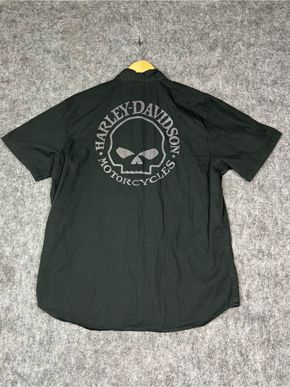 Harley-Davidson Black Short-Sleeve Button Down Shirt with Gray Skull Logo XL